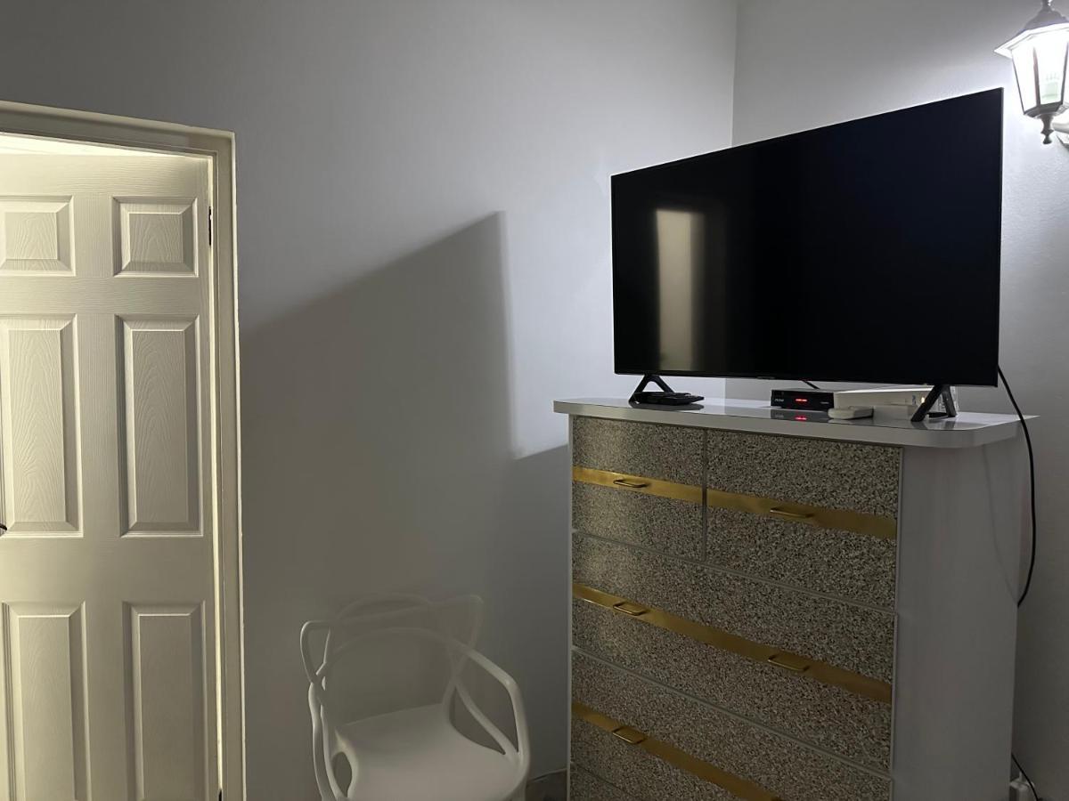 Remarkable 1-Bed Apartment In Montego Bay Ngoại thất bức ảnh
