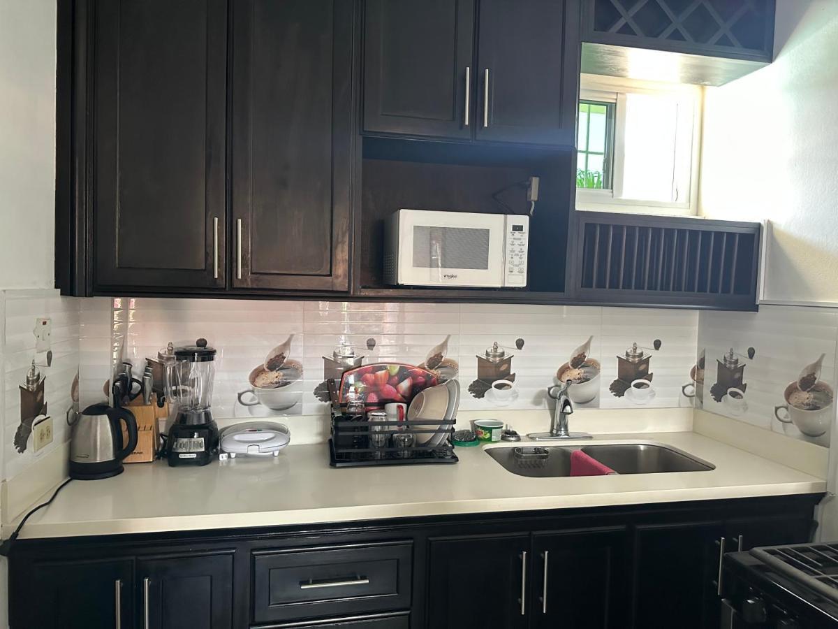 Remarkable 1-Bed Apartment In Montego Bay Ngoại thất bức ảnh