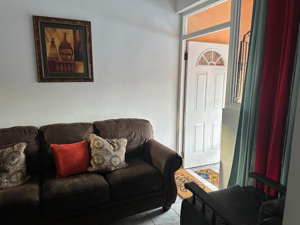 Remarkable 1-Bed Apartment In Montego Bay Ngoại thất bức ảnh